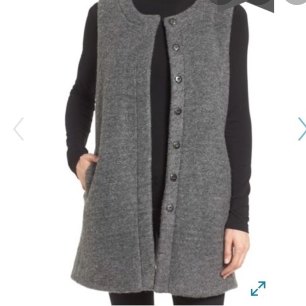 Pleione Gray wool fleece snap front vest